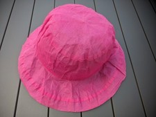 Chapeau couleur fuschia d'occasion  Belgodère