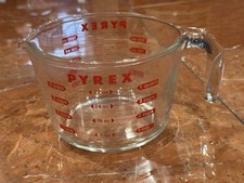 PYREX 4 XÍCARAS 1 QUARTO 32 OZ COPO MEDIDOR DE VIDRO ETIQUETA VERMELHA OZ & ML MCM EXCELENTE ESTADO USADO comprar usado  Enviando para Brazil