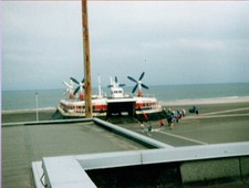 PHOTO  HOVERCRAFT -ARRIVEE DE L'HOVERCRAFT ASSURANT LA LIAISON DOUVRES - CALAIS comprar usado PHOTO  HOVERCRAFT -ARRIVEE DE L'HOVERCRAFT ASSURANT LA LIAISON DOUVRES - CALAIS comprar usado  Enviando para Brazil
