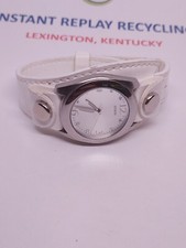 Relógio Feminino Guess - Mostrador Prata - Pulseira de Couro Branco - Muito Bom Estado, usado comprar usado  Enviando para Brazil