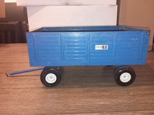 Usado, Vintage 1975 ERTL Big Blue reboque de vagão de forragem agrícola de aço prensado comprar usado  Enviando para Brazil
