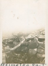 1945 Segunda Guerra Mundial Exército dos EUA GIs lutando FRENTE Ewa Dam Luzon Foto saco de areia perímetro poste comprar usado  Enviando para Brazil