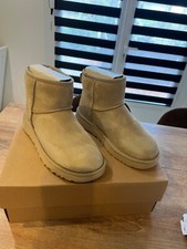 Ugg femme boots d'occasion  Châtellerault