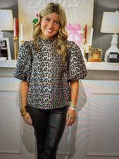 Usado, Blusa manga folhada multicolorida Thml nova sem etiquetas - Pequena comprar usado Usado, Blusa manga folhada multicolorida Thml nova sem etiquetas - Pequena comprar usado  Enviando para Brazil