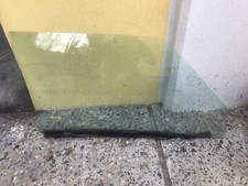 Vetro anteriore sinistro usato  Tiriolo