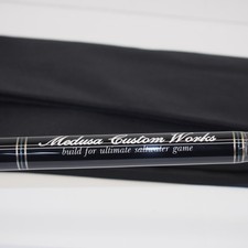 Vara giratória Mc Works Raging Bull 100XF-1 com bolsa usada comprar usado Vara giratória Mc Works Raging Bull 100XF-1 com bolsa usada comprar usado  Enviando para Brazil