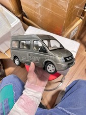 Carro modelo fundido marrom van de passageiros Weststar V80 escala 1:18 LDV comprar usado  Enviando para Brazil