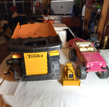 Um caminhão basculante Tonka amarelo/preto, uma lagarta. Jumper de toco D 10 N + adicionado comprar usado  Enviando para Brazil