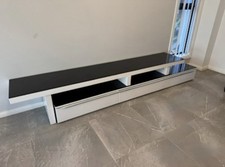 Suporte de TV moderno preto e branco brilhante unidade de entretenimento com gavetas de armazenamento comprar usado  Enviando para Brazil