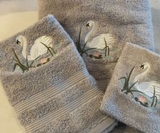 Toalha de banho bordada cisne 3 peças, usado comprar usado  Enviando para Brazil