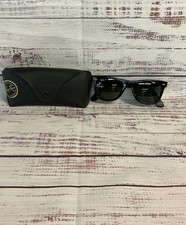 Óculos de sol masculino Ray-Ban preto Wayfarer com estojo comprar usado  Enviando para Brazil