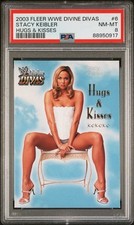 2003 Fleer WWE Divine Divas Stacy Keibler Abraços e Beijos PSA 8 QUASE PERFEITO comprar usado  Enviando para Brazil