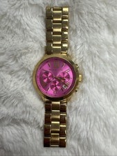 Relógio feminino Michael Kors dourado com rosto rosa e pulseira dourada - Precisa de bateria  comprar usado  Enviando para Brazil