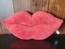 People pals lips for sale  Colbert