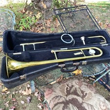 Trombone deslizante vintage Conn Director com estojo rígido comprar usado  Enviando para Brazil
