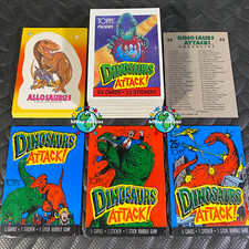 TOPPS 1988 DINOSAURS ATTACK CONJUNTO COMPLETO DE 55 CARTAS + 11 ADESIVOS + 3X INVÓLUCROS DE CERA! comprar usado  Enviando para Brazil
