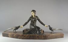 Lady with birds. d'occasion  Sommières