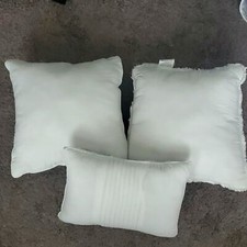 Set white throw for sale  High Point
