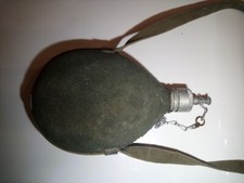 Ancienne gourde militaire d'occasion  Guise