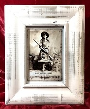 Srta. Annie Oakley incriminou imprimir com passe-partout Velho Oeste Selvagem Rifle Arma Sharp Shooter comprar usado  Enviando para Brazil