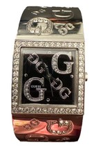 Relógio Guess Feminino 26mm Tom Prata Quadrado Mostrador Preto Logotipo Pavê 6", usado comprar usado Relógio Guess Feminino 26mm Tom Prata Quadrado Mostrador Preto Logotipo Pavê 6", usado comprar usado  Enviando para Brazil