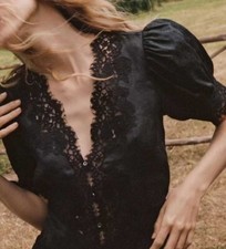 Blusa Doen Idella preta comprar usado  Enviando para Brazil