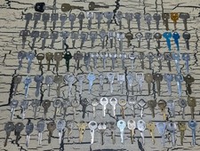 Lote antigo vintage 100+ chaves de combustível para carro caminhão veículo Ford GM Chrysler automotivo comprar usado  Enviando para Brazil
