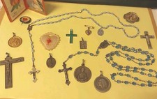 Lot bijoux religieux. d'occasion  Ferrières-en-Gâtinais
