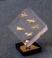 Plexiglass block with d'occasion  Expédié en Belgium