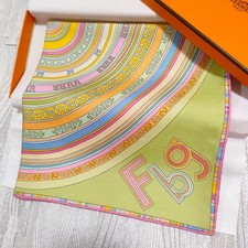 Hermes petit carre d'occasion  Expédié en Belgium