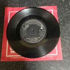 Drifters kissin back for sale  BRADFORD