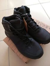 Scarpe montagna 41 usato  Cassino