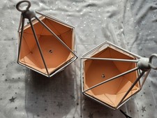 Small hanging baskets for sale  CHESSINGTON