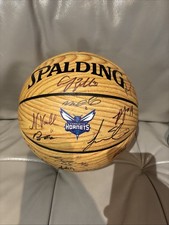 BOLA CESTA ASSINADA POR SPALDING CHARLOTTE HORNETS comprar usado BOLA CESTA ASSINADA POR SPALDING CHARLOTTE HORNETS comprar usado  Enviando para Brazil