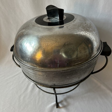 Aquecedor/forno de servir coque de alumínio vintage West Bend com suporte, década de 1950, 4 peças comprar usado  Enviando para Brazil