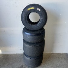 1 conjunto de pneus de corrida de kart MG amarelo SM2 (2x) 10x4.6-5 dianteiro, (2x) 11x7.10-5 traseiro comprar usado 1 conjunto de pneus de corrida de kart MG amarelo SM2 (2x) 10x4.6-5 dianteiro, (2x) 11x7.10-5 traseiro comprar usado  Enviando para Brazil