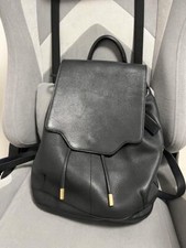 mochila de pano e osso preta feminina couro logotipo dourado aba autêntica comprar usado mochila de pano e osso preta feminina couro logotipo dourado aba autêntica comprar usado  Enviando para Brazil