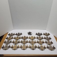 Usado, Lote de 22 puxadores de gaveta vintage alças de cômoda de latão com parafusos extras Batwing comprar usado  Enviando para Brazil