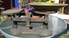 Vintage balance weighing for sale Vintage balance weighing for sale  SELBY