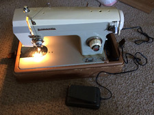 Máquina de costura vintage doméstica modelo 164 funciona perfeitamente e suave. comprar usado  Enviando para Brazil