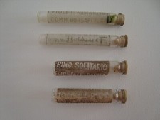 Collezione antiche fialette usato  Varese