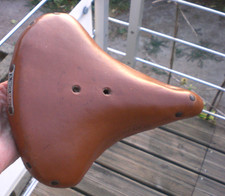 Ancienne selle vélo d'occasion  Moulins