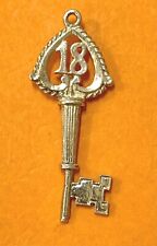 12) NUVO HMK BIRTHDAY 18 YEARS OLD KEY 1,7g-3,3 cmVintage sterling silver charm comprar usado  Enviando para Brazil