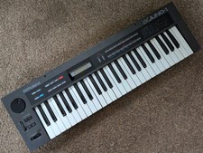 Teclado sintetizador Roland ALPHA JUNO-1 49 teclas com cabo original e novo estojo comprar usado  Enviando para Brazil