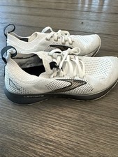 Brooks women levitate for sale  Milton