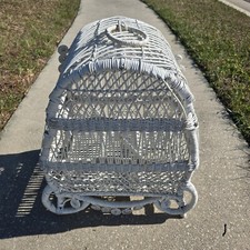 Huge white wicker for sale  Clermont
