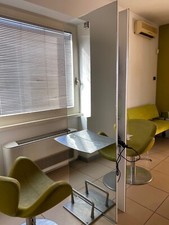 Arredo salone parrucchiera usato  Zandobbio