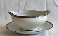 Limoges porcelain round d'occasion  Expédié en Belgium