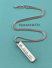 Colar com pingente de barra Tiffany & Co. Tiffany 1837 18” Tiffany 1837 comprar usado  Enviando para Brazil
