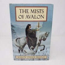 The Mists of Avalon by Marion Zimmer Bradley - 1st Edition, 1982, HC, DJ comprar usado The Mists of Avalon by Marion Zimmer Bradley - 1st Edition, 1982, HC, DJ comprar usado  Enviando para Brazil